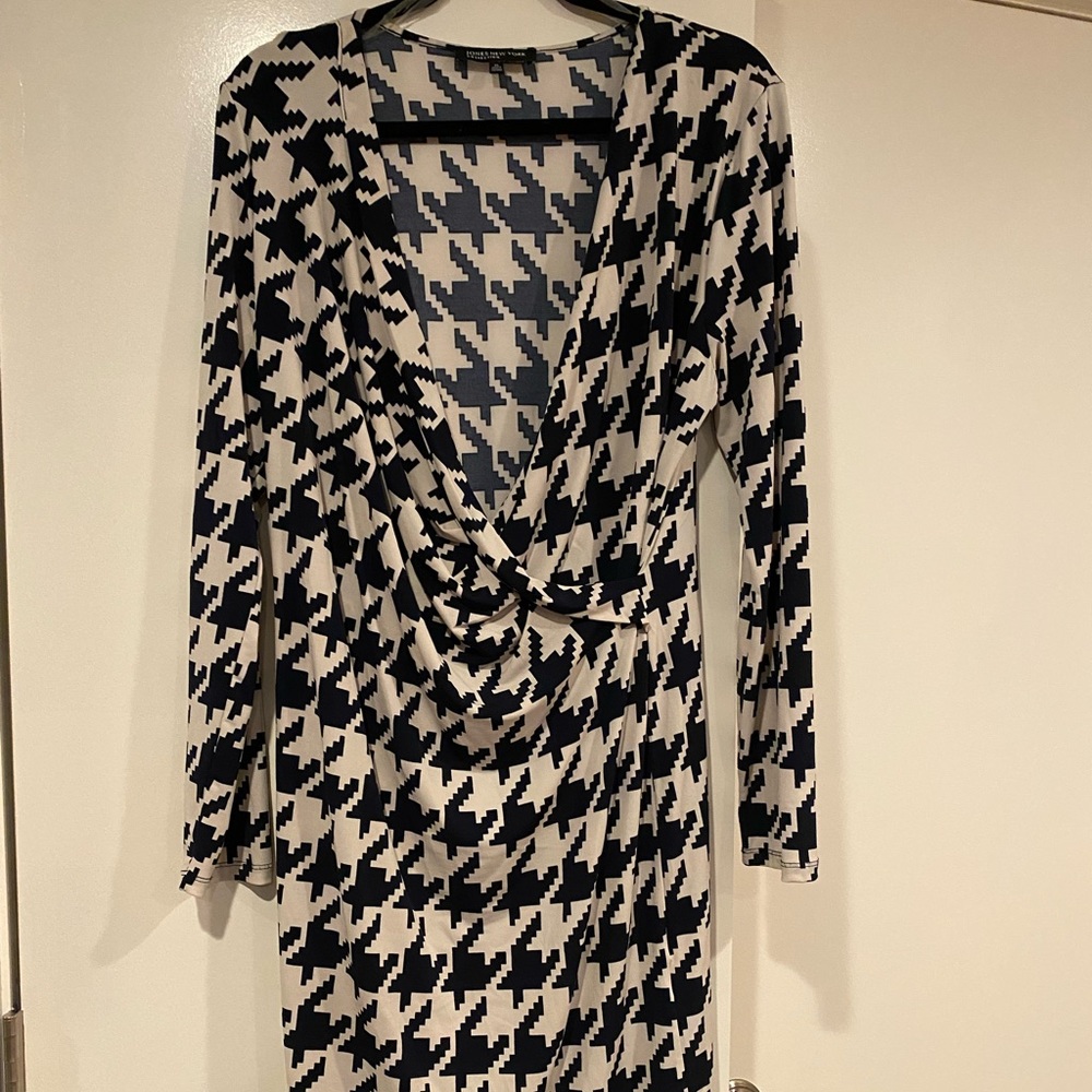 Jones New York Houndstooth Long Sleeve Dress